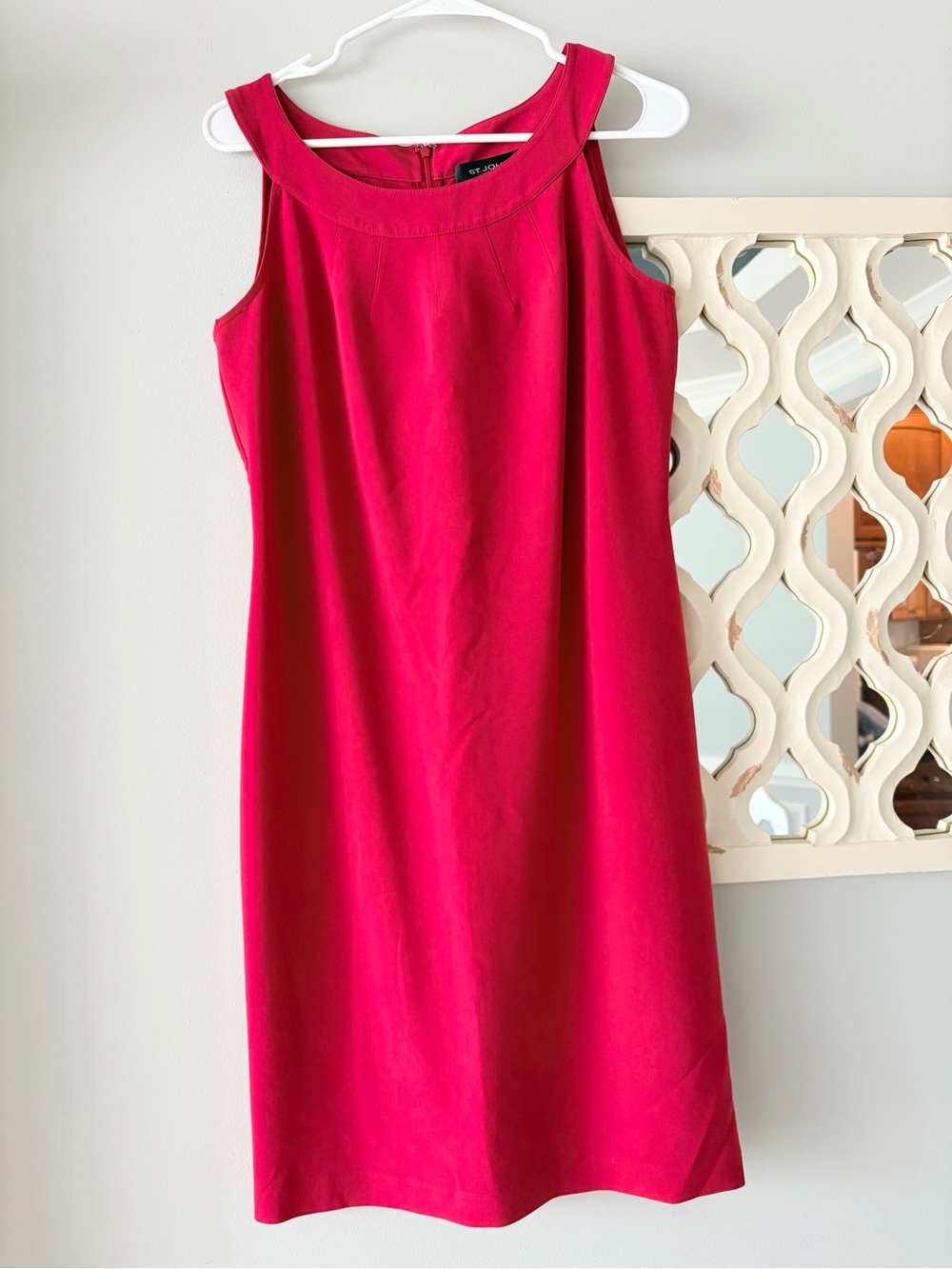 St John Sleeveless Red Knee Length Shift Dress